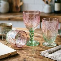 Gobelet en verre coloré européen, motif floral en relief, verre à boire vintage pressé à la machine