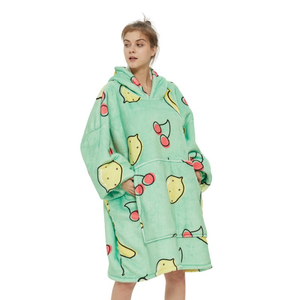 Manta con Capucha de Forro Polar Casual de <span class=keywords><strong>Invierno</strong></span> Más Vendida, Doble Capa, Engrosada, Transpirable, Suave y Cálida, <span class=keywords><strong>Pijama</strong></span> Ponible con Logotipo Frontal - Product Image 1