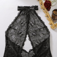 Lingerie Teddy en dentelle à col montant et dos nu, avec découpes frontales sexy et maille florale transparente, style body pour la nuit