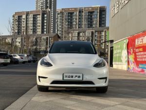 تيسلا موديل واي 2022 بدفع خلفي، تسارع 5.9 ثانية، مع نظام القيادة الذاتية AMD، مساحة تحميل كبيرة، عداد كيلومترات منخفض وقيمة رائعة - Product Image 2