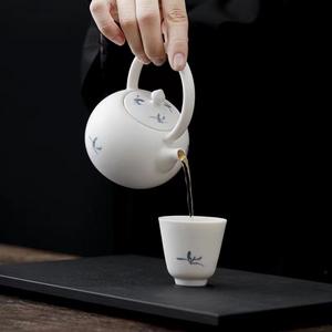 <span class=keywords><strong>Tetera</strong></span> de orquídea con <span class=keywords><strong>dibujo</strong></span> a mano personalizada más vendida, <span class=keywords><strong>tetera</strong></span> exquisita de cerámica duradera, <span class=keywords><strong>tetera</strong></span> de porcelana blanca portátil - Product Image 2