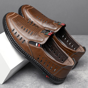 รองเท้าแตะหนังระบายอากาศแบบลำลองสำหรับผู้ชาย พื้นรองเท้านุ่มแบบเจาะรู พื้นรองเท้าด้านนอกทำจากยาง ส้นสูง 1-3 ซม. รองเท้าสำหรับฤดูร้อน - Product Image 4