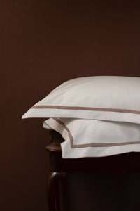 Set di Lenzuola Queen Size 4 Pezzi 100% Cotone Organico Moderno per Uso Domestico - Ultra Morbido e Rinfrescante, Antirughe e Resistente allo Sbiadimento, Tasche Profonde - Product Image 2