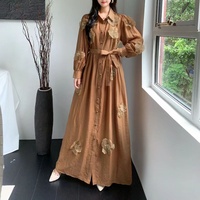 Robe chemise maxi élégante et luxueuse à fleurs tissées pour femmes avec manches longues, détails boutonnés, tenue formelle et décontractée