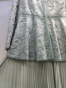Ensemble prêt à expédier pour le Moyen-Orient : <span class=keywords><strong>Gilet</strong></span> court perlé robuste et jupe plissée, ensemble deux pièces style robe blazer, tenue d'été plissée - Product Image 6