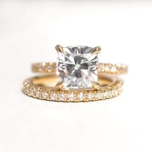 Bague de fiançailles en moissanite très demandée pour les cérémonies de mariage et les occasions spéciales, disponible à un prix abordable - Product Image 5