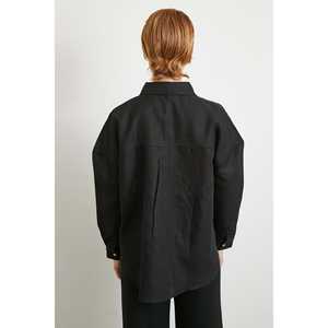 เสื้อเชิ้ตผ้าลินินโอเวอร์ไซส์สีดำสำหรับผู้หญิง สไตล์บอยเฟรนด์ กระดุมแบบไม่สมมาตร ใส่ได้ทุกวัน - Product Image 1