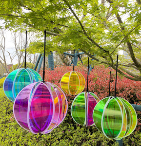 Dispositivo Rotante Sferico 3D in Plastica a Energia Eolica, Decorazione Colorata Riflettente per Giardino e Cortile, Repellente per Uccelli - Product Image 1