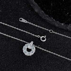 Collier en argent sterling entièrement serti de diamants, petit collier rond en moissanite de marque - Product Image 5