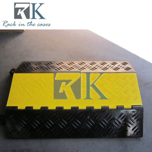 Best Selling Cable Ramp 1 2 3 4 <b>5</b> Channel Cable Protector Rubber Cable Ramp for Outdoor Indoor Use - Product Image 3