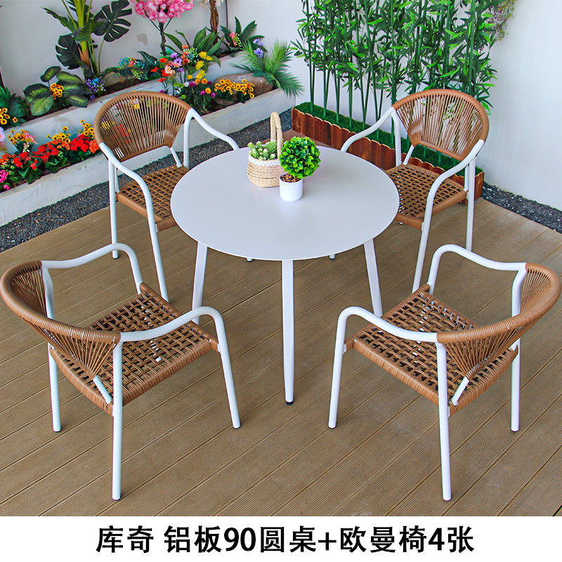 [Figure principale] ou homme chaise 4 kutch 90 tables rondes