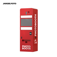 Machine de photomaton verticale compacte rouge avec appareil photo pour arcade, cinéma, centre commercial, impression instantanée 2K/4K en libre-service