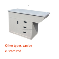 Table de traitement vétérinaire EUR VET avec structure en bois, surface en marbre, rails de tiroir en acier inoxydable et armoire à 3 tiroirs