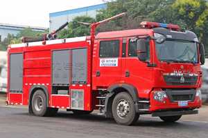 Camion de pompiers municipal et industriel 4x2 à poudre sèche et mousse, camion de pompiers lourd pour interventions d'urgence - Product Image 2