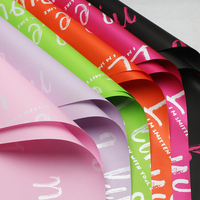 Hete Aanbieding LOVE Waterdichte Bloemverpakkingspapier Nieuw Fancy Design Bloemendruk Valentijnsdag Waterbestendig Cadeauverpakkingen Bloemboeketten