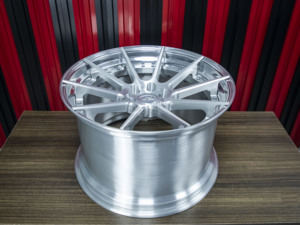 Jante en alliage d'aluminium multi-rayons de conception tendance avec lèvre argentée polie et face argentée brossée pour <span class=keywords><strong>Dodge</strong></span> <span class=keywords><strong>Viper</strong></span> <span class=keywords><strong>SRT</strong></span> <span class=keywords><strong>2006</strong></span> - Product Image 3