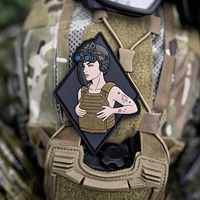 Vente chaude dessin animé Bikini femme combattant Pvc caoutchouc Patch crochet et boucle fer sur 2d caoutchouc Patch personnalisé en caoutchouc Patch