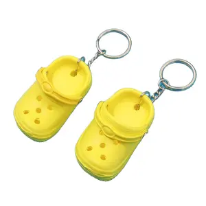 Wholesale 3D Mini Shoe Keychain Shoes Srocs Key Chain Clog Sandal Party Favors Key chains Cute