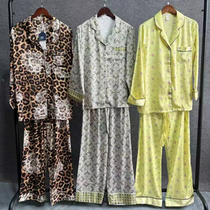 CONJUNTO DE PIJAMAS TALLA DE FÁBRICA AL POR MAYOR DE FÁBRICA REINO UNIDO EE. UU. PRENDAS DE VESTIR STOCK PIJAMAS DE ALGODÓN RAYÓN SEDOSO - Product Image 3