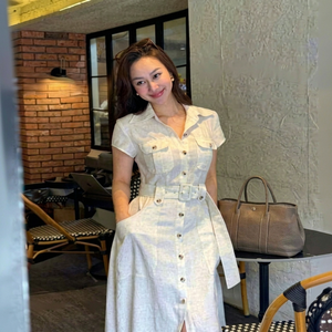 V9081 Vestido Camisero Maxi de Lino Tejido para Mujer con Manga Casquillo, Cintura Alta, Bolsillo de Parche en el Pecho y Botones Delanteros, Estilo Minimalista para el Trabajo - Product Image 1