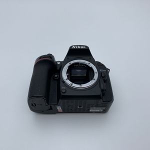 Appareil photo reflex numérique <span class=keywords><strong>Nikon</strong></span> D7500 d'occasion avec 4K, Wi-Fi et écran tactile, état A+, approvisionnement en appareils photo d'occasion B2B avec support de données d'inspection - Product Image 4