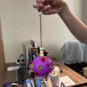 Interaktif komik kuş çiğnemek oyuncak asılı dayanıklı renkli Foraging plastik kuş oyuncak büyük kuşlar için afrika gri papağanlar - Product Image 4