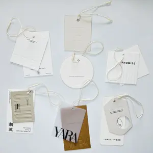 Label gantung pakaian garmen kertas logo timbul kustom untuk jins pakaian tag gantung