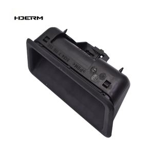 Commutateur de déverrouillage de poignée de coffre arrière de pièces d'auto de HDERM pour <span class=keywords><strong>BMW</strong></span> E60 <span class=keywords><strong>E90</strong></span> X5 E70 OE 51247118158 - Product Image 1