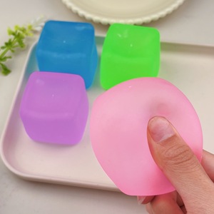 Squishy Ice Cube 6cm Squishy Stress Ball Fidget Toy Sensory Squishy Toy Jumbo Squishies Stress Cube Forme carrée avec rembourrage - Product Image 4