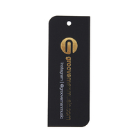 Étiquettes suspendues en papier noir personnalisables de qualité supérieure pour vêtements, jeans, pantalons avec logo en feuille d'or gaufrée et options multi-matériaux