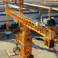 Grue à tour à plateforme plate Dahan DH2500 de 200 tonnes, hauteur libre de 106 m, certifiée ISO CE, composants essentiels moteur/engrenage/PLC, longue durée de vie