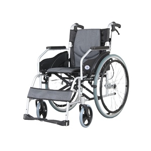 Fauteuil roulant manuel pliable en aluminium léger Kaiyang KY868LAJ-A avec dossier pliable pour personnes âgées - Product Image 1