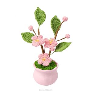 Pot de fleurs en crochet rose tricoté à la main, décoration artificielle pour Noël, Halloween, la remise des diplômes, la fête des mères - Product Image 6