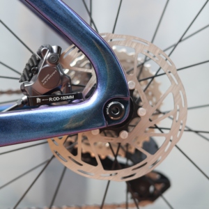 Vélo de route en carbone KOZO Aero 24 vitesses 105 R7120 T800, frein à disque hydraulique, CE SuperLightBicycle - Product Image 3