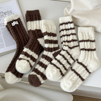Chaussettes douces et moelleuses à rayures pour femmes, chaussettes personnalisées pour femmes, vente en gros