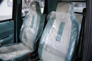 Auto Eléctrico de Nueva Energía Personalizable con 4 Ruedas y 4 Asientos, Interior Ligero, Sedán Eléctrico para Adultos y Personas Mayores - Product Image 4