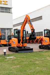 Excavadora Usada Lonking 3.5t CDM6035 con CE y EPA - Product Image 5