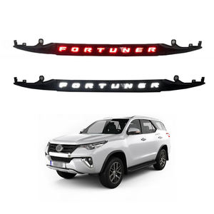 Auto Body Exterieur Accessoires Zwart Chrome Rear Deur Poort Kofferbak Bekleding Led Streamer Voor Toyota Fortuner Bodykit