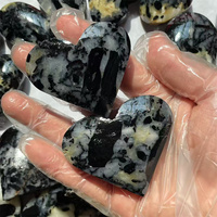 Pierre de palmier en tourmaline noire naturelle Kindfull Healing Gem en forme de cœur pour la décoration intérieure