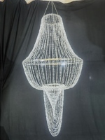 Luminaire suspendu moderne au design luxueux pour décoration de mariage d'hôtel Lustre à LED en acrylique et fer argenté doré
