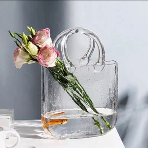 Vaso de Vidro Transparente Bolsa de Vidro com Alça Vaso Moderno em Formato de Bolsa de Mão Exclusiva para Flores de Casamento ou Uso como Aquário - Product Image 4