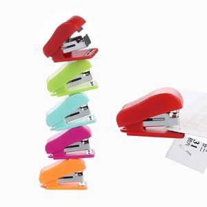 Mini Agrafeuse Portable de Bureau et Scolaire la Plus Vendue – Coffret Cadeau Promotionnel - Product Image 1