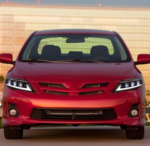 ไฟหน้าสำหรับ Toyota Corolla ปี 2011-2013 ชุดไฟหน้าคู่ โคมดำ สะท้อนแสงสีเหลืองอำพัน - Product Image 3