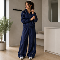 Ensemble deux pièces pour femme Joydressing : veste de survêtement marine zippée et pantalon large avec passepoil contrastant