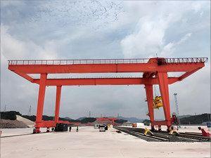 Grue portique électrique sur pneus (RTG) et grue portique sur rail (<span class=keywords><strong>RMG</strong></span>) pour ports et terminaux, capacité de levage 20 et 40 pieds - Product Image 4