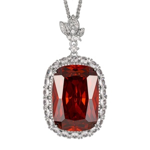 Collier pendentif vintage en cuivre écologique avec grand zircon cubique rouge taille coussin pour femme, idéal pour le quotidien, les fêtes ou comme cadeau - Product Image 1