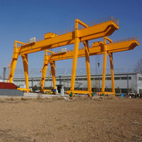Grue à double portique avec système d'autodiagnostic pour un fonctionnement sans entretien