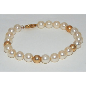 Bracciale di perle coltivate 7mm con perline in oro 14k spazzolato - Product Image 3