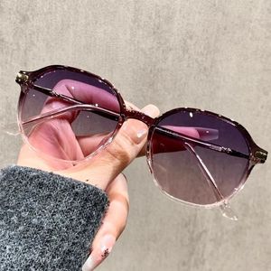 2026 New High-End Style Sunglasses <b>Large</b> <b>Frame</b> Unisex Retro Round <b>Frame</b> Outdoor Street Photography Sun Protection Sunglasses - Product Image 4