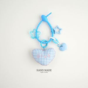 Lindo llavero de peluche suave con forma de corazón para mosquetón, colgante para llavero, decoración de bolso, accesorio rosa, regalo de nicho - Product Image 1